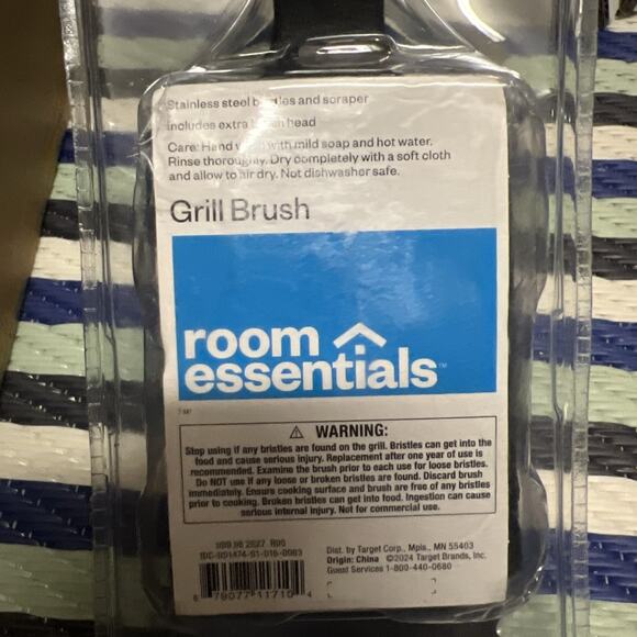 Grill Brush Black Stainless -Steel Bristles and Scrapper with Extra Brush Head - Picture 2 of 4